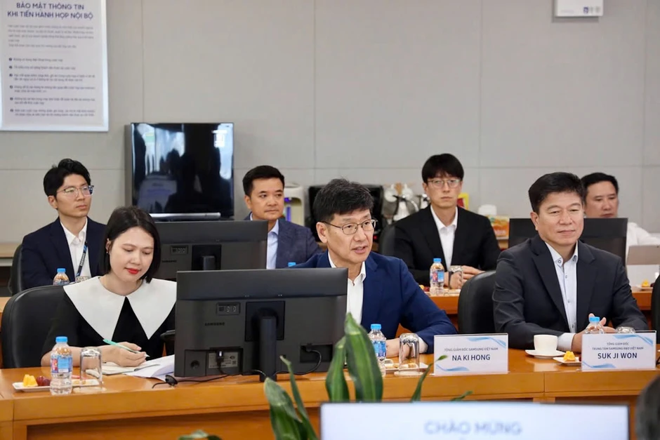 Ông Nguyễn Thanh Nghị đề nghị Samsung đào tạo chuyên gia chất lượng cao về AI Ông Nguyễn Thanh Nghị đề nghị Samsung đào tạo chuyên gia chất lượng cao về AI