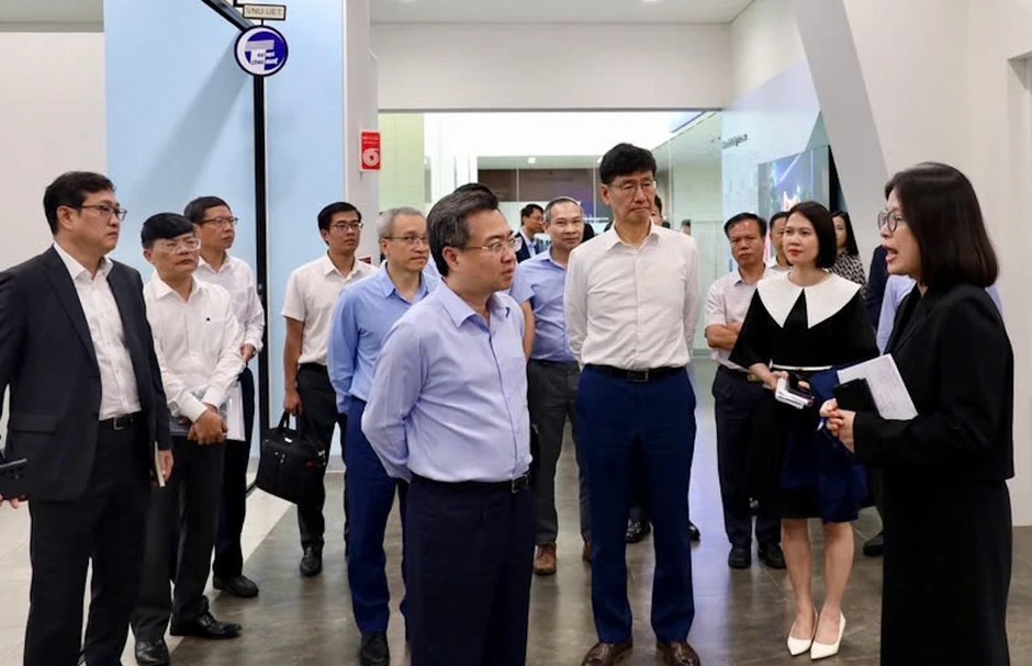 Ông Nguyễn Thanh Nghị đề nghị Samsung đào tạo chuyên gia chất lượng cao về AI Ông Nguyễn Thanh Nghị đề nghị Samsung đào tạo chuyên gia chất lượng cao về AI