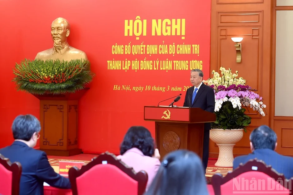 Ông Nguyễn Xuân Thắng làm Chủ tịch Hội đồng Lý luận Trung ương nhiệm kỳ mới Ông Nguyễn Xuân Thắng làm Chủ tịch Hội đồng Lý luận Trung ương nhiệm kỳ mới