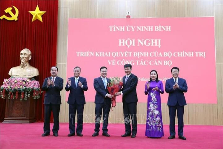 Ông Trần Đăng Quỳnh giữ chức Phó Bí thư Tỉnh ủy Ninh Bình Ông Trần Đăng Quỳnh giữ chức Phó Bí thư Tỉnh ủy Ninh Bình