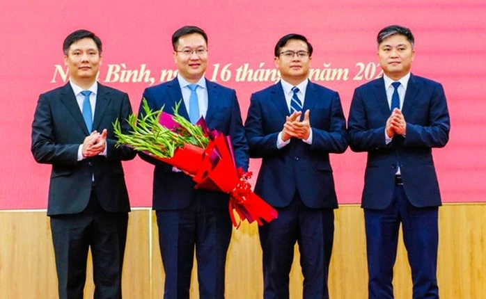 Ông Trần Đăng Quỳnh làm Phó Bí thư Tỉnh ủy Ninh Bình Ông Trần Đăng Quỳnh làm Phó Bí thư Tỉnh ủy Ninh Bình