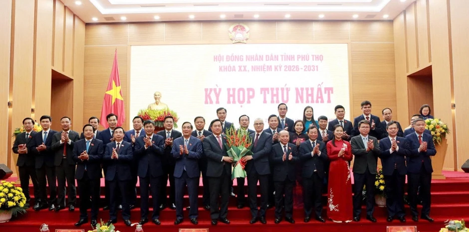 Ông Trần Duy Đông tái đắc cử Chủ tịch UBND tỉnh Phú Thọ Ông Trần Duy Đông tái đắc cử Chủ tịch UBND tỉnh Phú Thọ