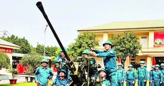 Phấn đấu xứng danh truyền thống Anh hùng