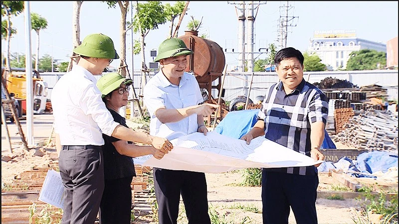 Phân quyền đến đâu, nguồn lực phải theo đến đó Phân quyền đến đâu, nguồn lực phải theo đến đó
