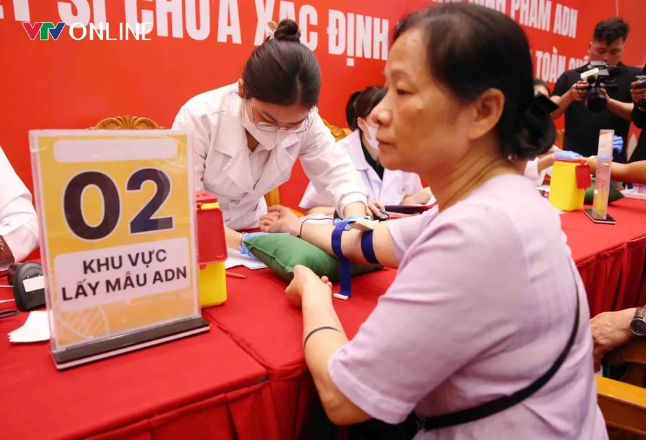 Phát động cao điểm thu nhận mẫu sinh phẩm ADN thân nhân liệt sĩ chưa xác định thông tin trên toàn quốc Phát động cao điểm thu nhận mẫu sinh phẩm ADN thân nhân liệt sĩ chưa xác định thông tin trên toàn quốc