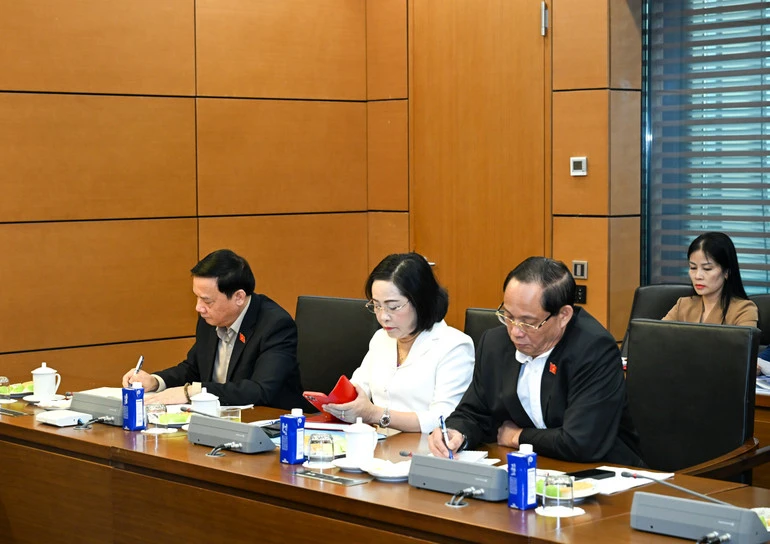 Phát huy cao nhất tinh thần trách nhiệm, quyết tâm tổ chức thành công cuộc bầu cử Phát huy cao nhất tinh thần trách nhiệm, quyết tâm tổ chức thành công cuộc bầu cử