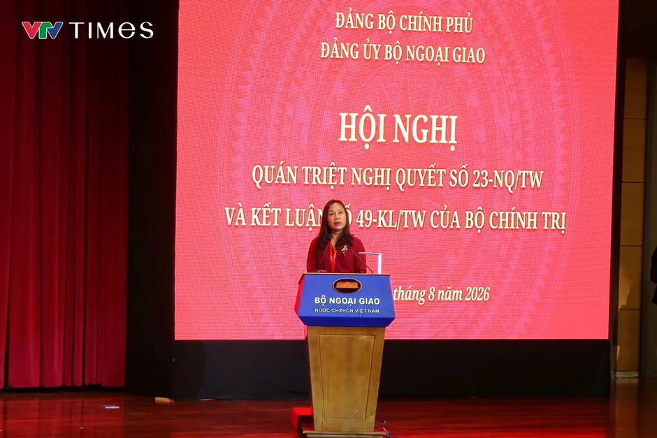 Phát huy mạnh mẽ hơn nữa vai trò của các cơ quan ngoại giao trong công tác người Việt Nam ở nước ngoài Phát huy mạnh mẽ hơn nữa vai trò của các cơ quan ngoại giao trong công tác người Việt Nam ở nước ngoài