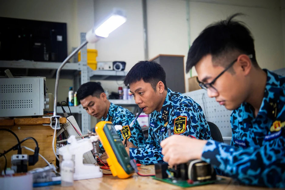 Phát huy truyền thống anh hùng xây dựng Quân chủng Hải quân chính quy, hiện đại Phát huy truyền thống anh hùng xây dựng Quân chủng Hải quân chính quy, hiện đại