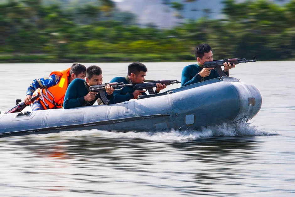 Phát huy truyền thống anh hùng xây dựng Quân chủng Hải quân chính quy, hiện đại Phát huy truyền thống anh hùng xây dựng Quân chủng Hải quân chính quy, hiện đại