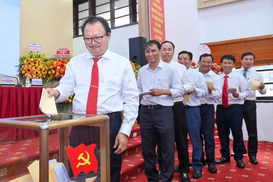 Phát huy truyền thống, đổi mới sáng tạo, xây dựng Báo Nhân Dân hiện đại trong kỷ nguyên số Phát huy truyền thống, đổi mới sáng tạo, xây dựng Báo Nhân Dân hiện đại trong kỷ nguyên số