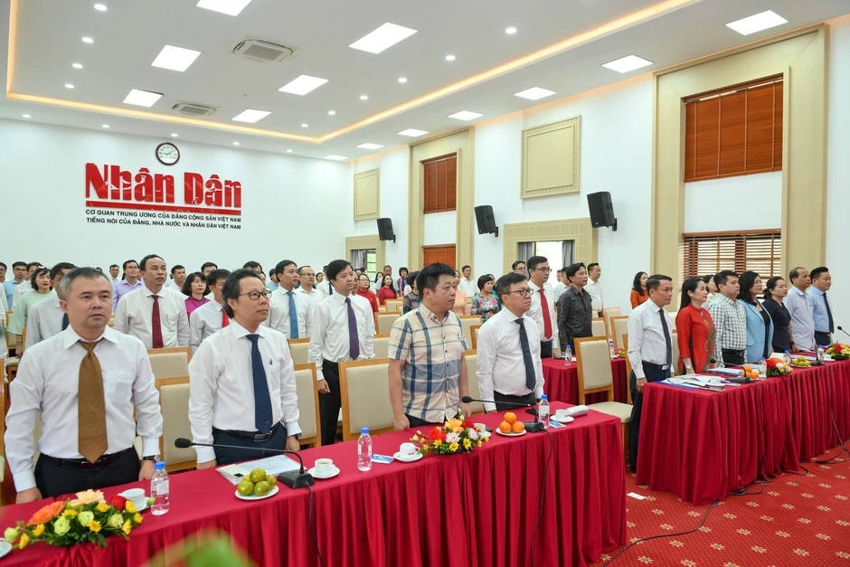 Phát huy truyền thống, đổi mới sáng tạo, xây dựng Báo Nhân Dân hiện đại trong kỷ nguyên số Phát huy truyền thống, đổi mới sáng tạo, xây dựng Báo Nhân Dân hiện đại trong kỷ nguyên số