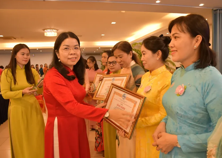 Phát huy vai trò của phụ nữ, chung sức đồng lòng trong xây dựng và phát triển TPHCM trong giai đoạn mới Phát huy vai trò của phụ nữ, chung sức đồng lòng trong xây dựng và phát triển TPHCM trong giai đoạn mới