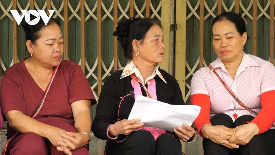 Phát huy vai trò người có uy tín trong công tác bầu cử Phát huy vai trò người có uy tín trong công tác bầu cử