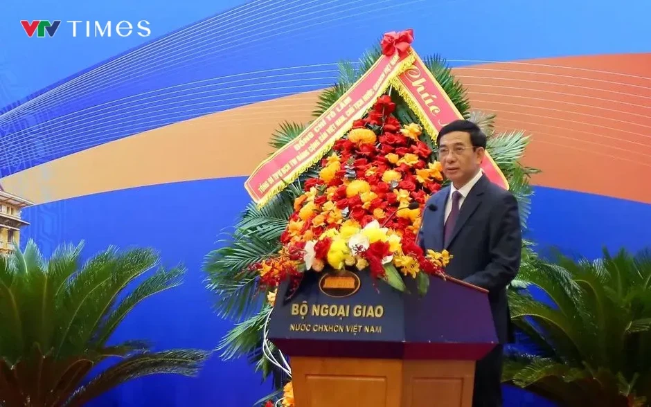 Phát huy vai trò tiên phong của ngoại giao - quốc phòng - an ninh trong xây dựng và bảo vệ Tổ quốc Phát huy vai trò tiên phong của ngoại giao - quốc phòng - an ninh trong xây dựng và bảo vệ Tổ quốc