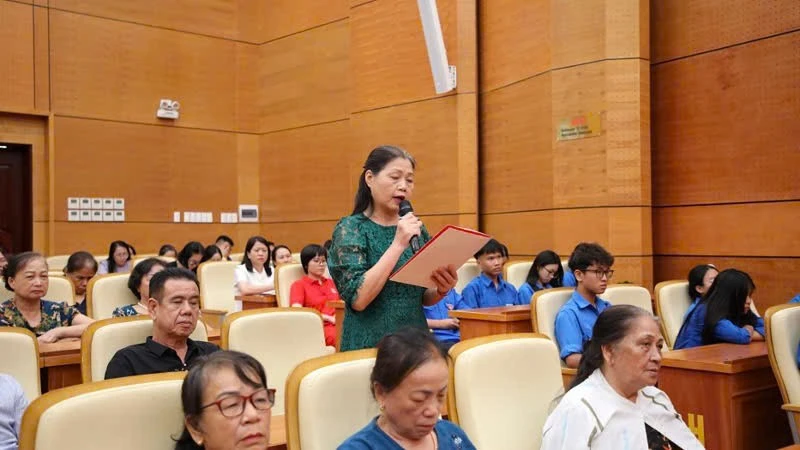 Phát huy vai trò, trách nhiệm của đại biểu Quốc hội, xứng đáng là cầu nối giữa cử tri với Quốc hội Phát huy vai trò, trách nhiệm của đại biểu Quốc hội, xứng đáng là cầu nối giữa cử tri với Quốc hội