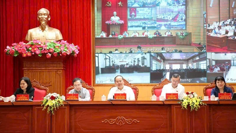 Phát huy vai trò, trách nhiệm của đại biểu Quốc hội, xứng đáng là cầu nối giữa cử tri với Quốc hội Phát huy vai trò, trách nhiệm của đại biểu Quốc hội, xứng đáng là cầu nối giữa cử tri với Quốc hội