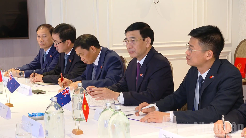 Phát huy vai trò trụ cột của hợp tác quốc phòng trong quan hệ Việt Nam-New Zealand Phát huy vai trò trụ cột của hợp tác quốc phòng trong quan hệ Việt Nam-New Zealand