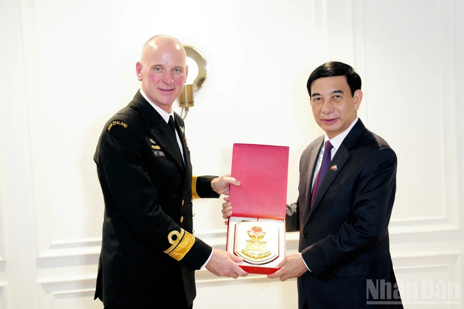 Phát huy vai trò trụ cột của hợp tác quốc phòng trong quan hệ Việt Nam-New Zealand Phát huy vai trò trụ cột của hợp tác quốc phòng trong quan hệ Việt Nam-New Zealand