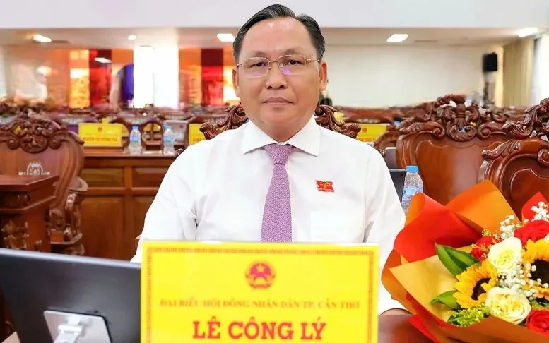 Phê chuẩn ông Lê Công Lý giữ chức Phó Chủ tịch UBND thành phố Cần Thơ Phê chuẩn ông Lê Công Lý giữ chức Phó Chủ tịch UBND thành phố Cần Thơ