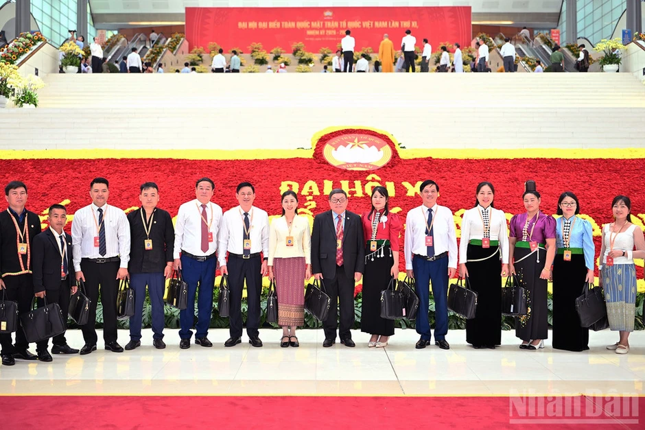 Phiên làm việc thứ nhất Đại hội đại biểu toàn quốc Mặt trận Tổ quốc Việt Nam lần thứ XI Phiên làm việc thứ nhất Đại hội đại biểu toàn quốc Mặt trận Tổ quốc Việt Nam lần thứ XI