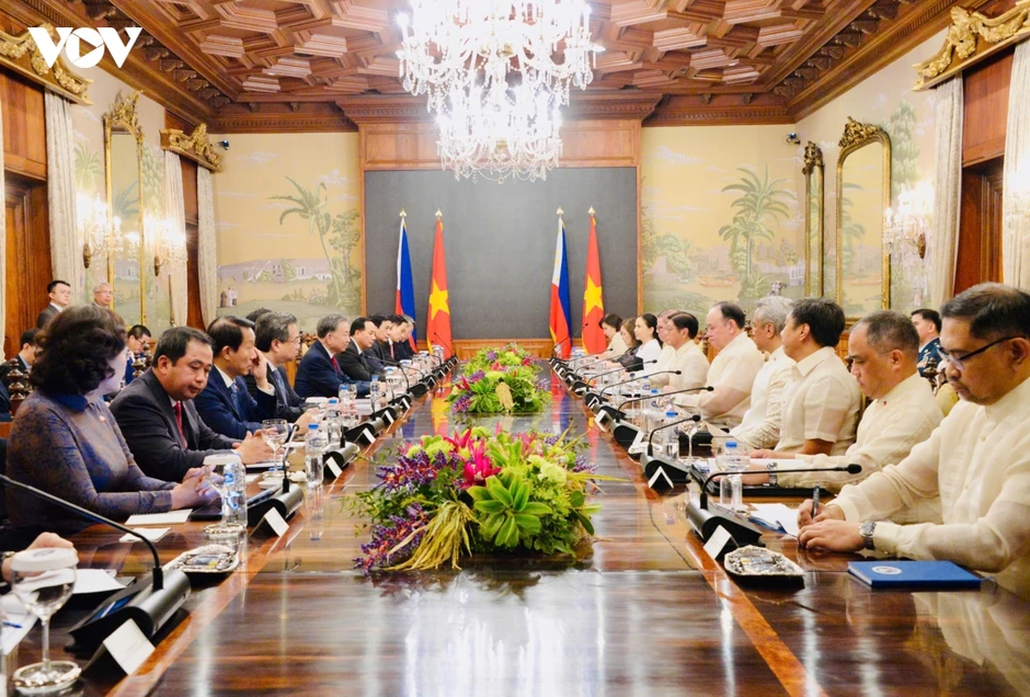 Philippines bắn 21 loạt đại bác chào mừng Tổng Bí thư, Chủ tịch nước Tô Lâm Philippines bắn 21 loạt đại bác chào mừng Tổng Bí thư, Chủ tịch nước Tô Lâm