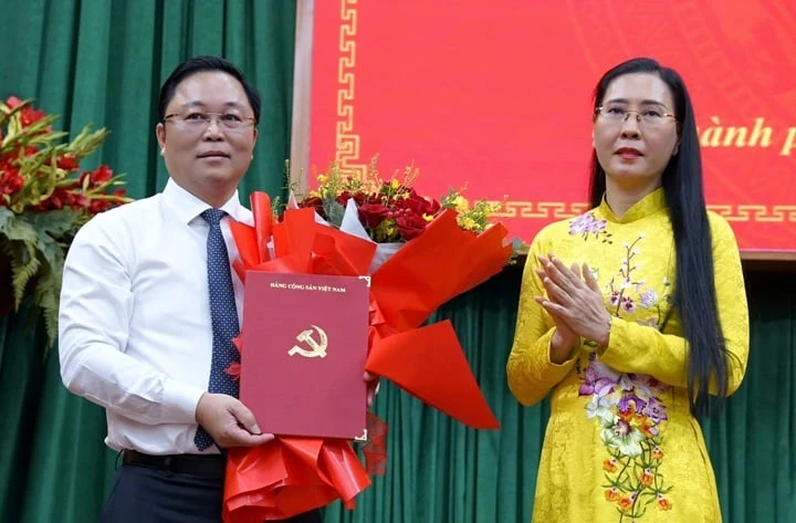 Phó Bí thư Thành ủy Đà Nẵng Lê Trí Thanh giữ chức Phó Bí thư Thành ủy Huế Phó Bí thư Thành ủy Đà Nẵng Lê Trí Thanh giữ chức Phó Bí thư Thành ủy Huế