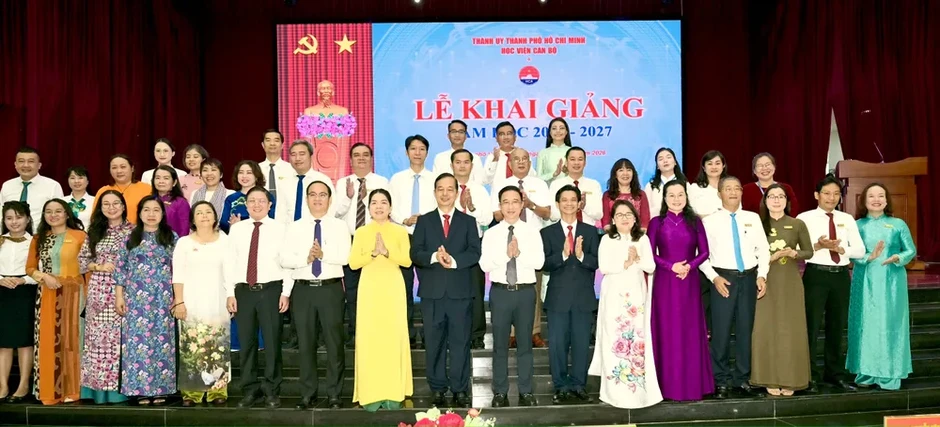 Phó Bí thư Thành ủy TPHCM Đặng Minh Thông dự Lễ khai giảng tại Học viện Cán bộ TPHCM Phó Bí thư Thành ủy TPHCM Đặng Minh Thông dự Lễ khai giảng tại Học viện Cán bộ TPHCM
