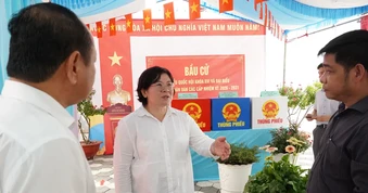 Phó Bí thư Thành ủy TPHCM Văn Thị Bạch Tuyết kiểm tra công tác chuẩn bị bầu cử