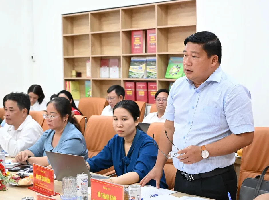 Phó Bí thư Thường trực Thành ủy TPHCM Lê Quốc Phong: Đề xuất biên chế trên tinh thần "chắt chiu" chỉ tiêu Phó Bí thư Thường trực Thành ủy TPHCM Lê Quốc Phong: Đề xuất biên chế trên tinh thần "chắt chiu" chỉ tiêu