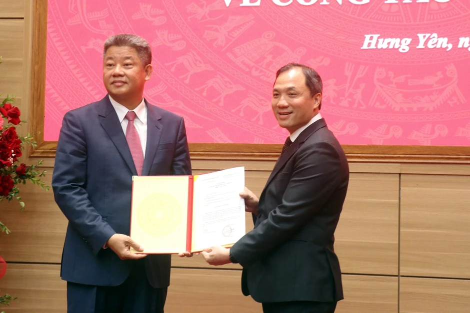 Phó Chủ tịch Hà Nội làm Phó Bí thư Tỉnh ủy Hưng Yên Phó Chủ tịch Hà Nội làm Phó Bí thư Tỉnh ủy Hưng Yên