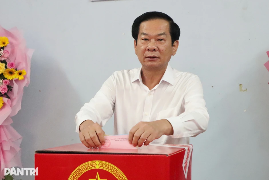 Phó Chủ tịch nước, Bộ trưởng Bộ Nội vụ bỏ phiếu ở An Giang Phó Chủ tịch nước, Bộ trưởng Bộ Nội vụ bỏ phiếu ở An Giang