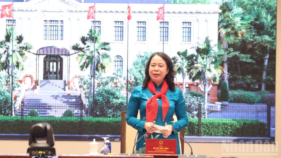 Phó Chủ tịch nước gặp mặt Đoàn đại biểu thiếu nhi tham gia “Hành trình Em yêu Tổ quốc Việt Nam” Phó Chủ tịch nước gặp mặt Đoàn đại biểu thiếu nhi tham gia “Hành trình Em yêu Tổ quốc Việt Nam”
