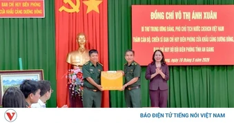 Phó Chủ tịch nước thăm Ban Chỉ huy biên phòng Cửa khẩu cảng Dương Đông, An Giang