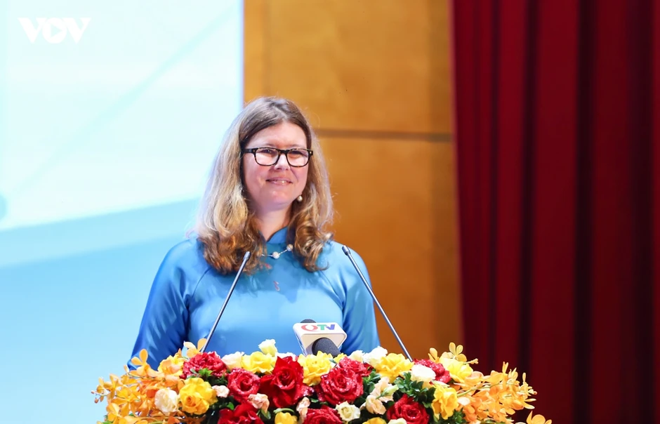 Phó Chủ tịch nước Võ Thị Ánh Xuân phát động Tháng hành động vì trẻ em Phó Chủ tịch nước Võ Thị Ánh Xuân phát động Tháng hành động vì trẻ em