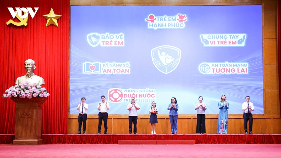 Phó Chủ tịch nước Võ Thị Ánh Xuân phát động Tháng hành động vì trẻ em Phó Chủ tịch nước Võ Thị Ánh Xuân phát động Tháng hành động vì trẻ em