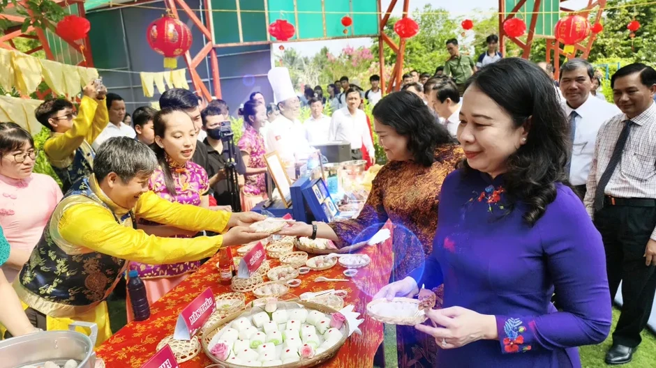 Phó Chủ tịch nước Võ Thị Ánh Xuân: Phát huy sức mạnh đoàn kết, đưa văn hóa thành động lực phát triển Phó Chủ tịch nước Võ Thị Ánh Xuân: Phát huy sức mạnh đoàn kết, đưa văn hóa thành động lực phát triển
