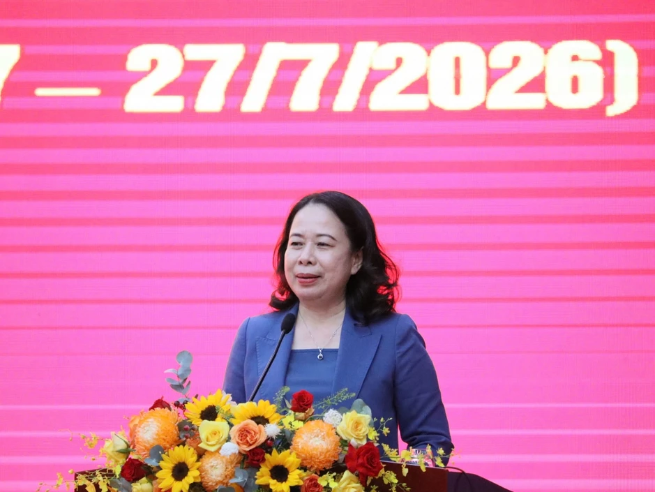 Phó Chủ tịch nước Võ Thị Ánh Xuân thăm, tặng quà người có công tại Khánh Hòa Phó Chủ tịch nước Võ Thị Ánh Xuân thăm, tặng quà người có công tại Khánh Hòa