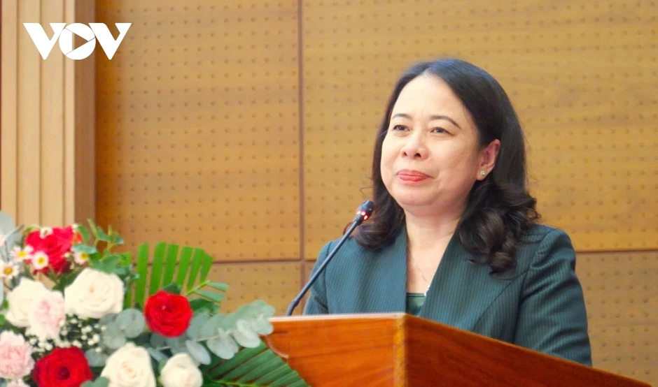 Phó Chủ tịch nước Võ Thị Ánh Xuân thăm và tặng quà tại Đồng Tháp Phó Chủ tịch nước Võ Thị Ánh Xuân thăm và tặng quà tại Đồng Tháp