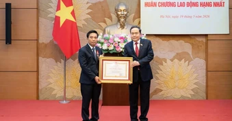 Phó Chủ tịch Quốc hội Nguyễn Doãn Anh nhận Huân chương Lao động hạng Nhất