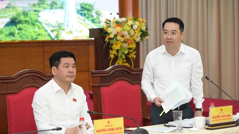 Phó Chủ tịch Quốc hội Nguyễn Hồng Diên làm việc với tỉnh Lào Cai