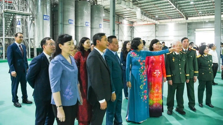 Phó Chủ tịch Quốc hội Nguyễn Thị Thanh dự lễ khánh thành Nhà máy dầu thực vật giai đoạn 2 Phó Chủ tịch Quốc hội Nguyễn Thị Thanh dự lễ khánh thành Nhà máy dầu thực vật giai đoạn 2