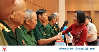 Phó Chủ tịch Quốc hội Nguyễn Thị Thanh gặp mặt người có công tiêu biểu