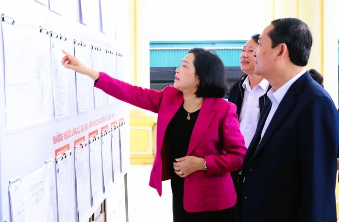 Phó Chủ tịch Quốc hội Nguyễn Thị Thanh tiếp xúc cử tri tại Ninh Bình