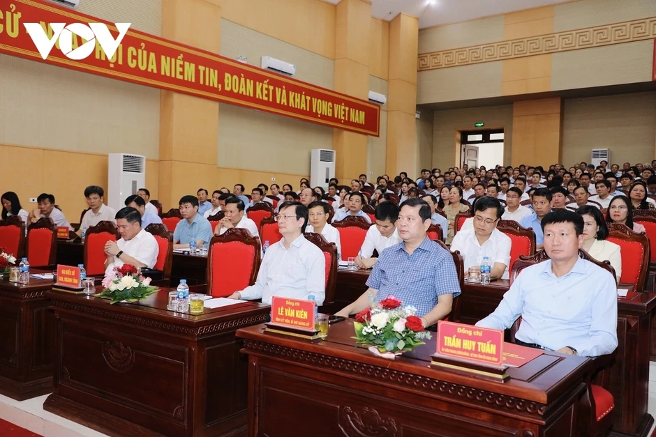 Phó Chủ tịch Quốc hội Nguyễn Thị Thanh tiếp xúc cử tri tỉnh Ninh Bình Phó Chủ tịch Quốc hội Nguyễn Thị Thanh tiếp xúc cử tri tỉnh Ninh Bình