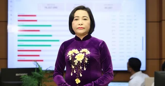 Phó Chủ tịch Quốc hội Nguyễn Thị Thanh: Tính đến 10 giờ, khoảng 40% cử tri đã bỏ phiếu