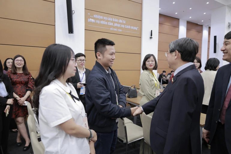 Phó Chủ tịch Quốc hội: Phản ánh kịp thời, sinh động diễn biến cuộc bầu cử trên cả nước Phó Chủ tịch Quốc hội: Phản ánh kịp thời, sinh động diễn biến cuộc bầu cử trên cả nước