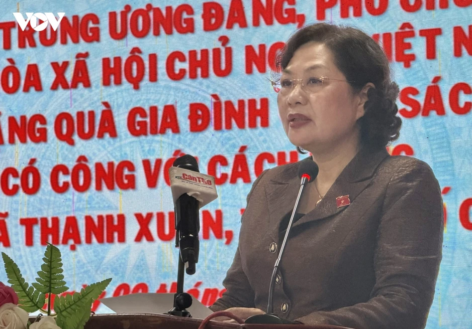 Phó Chủ tịch Quốc hội thăm gia đình người có công với cách mạng tại Cần Thơ Phó Chủ tịch Quốc hội thăm gia đình người có công với cách mạng tại Cần Thơ