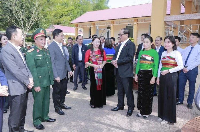 Phó Chủ tịch Quốc hội Trần Quang Phương kiểm tra công tác bầu cử tại Thanh Hóa Phó Chủ tịch Quốc hội Trần Quang Phương kiểm tra công tác bầu cử tại Thanh Hóa