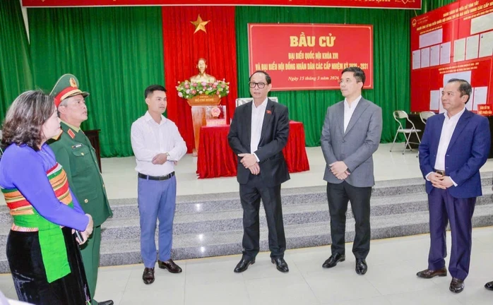 Phó Chủ tịch Quốc hội Trần Quang Phương kiểm tra công tác bầu cử tại Thanh Hóa Phó Chủ tịch Quốc hội Trần Quang Phương kiểm tra công tác bầu cử tại Thanh Hóa