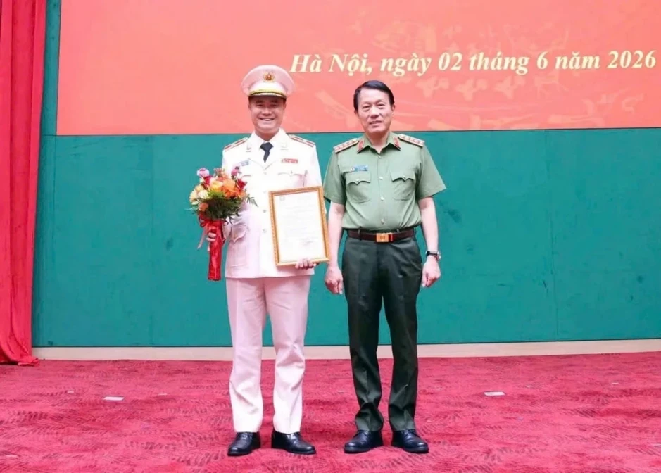 Phó giám đốc Công an TP Hà Nội Nguyễn Ngọc Quyền được thăng bậc hàm Thiếu tướng Phó giám đốc Công an TP Hà Nội Nguyễn Ngọc Quyền được thăng bậc hàm Thiếu tướng